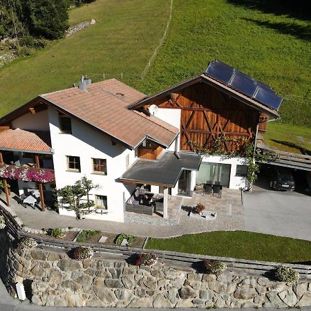 Haus Evelin Apartamento Sankt Leonhard im Pitztal Exterior foto