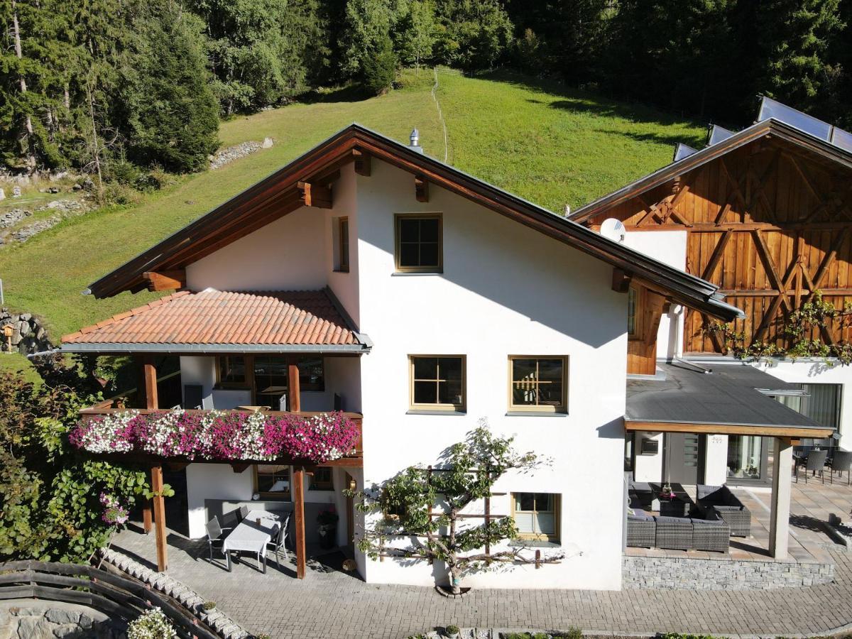 Haus Evelin Apartamento Sankt Leonhard im Pitztal Exterior foto