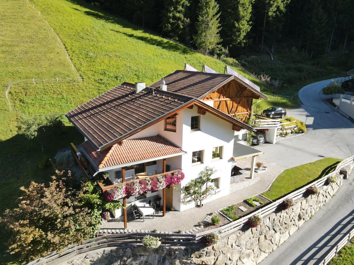 Haus Evelin Apartamento Sankt Leonhard im Pitztal Exterior foto