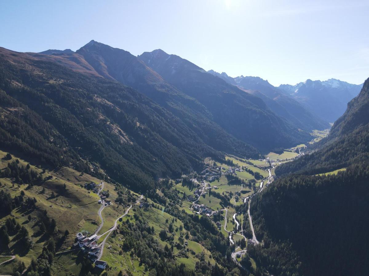 Haus Evelin Apartamento Sankt Leonhard im Pitztal Exterior foto