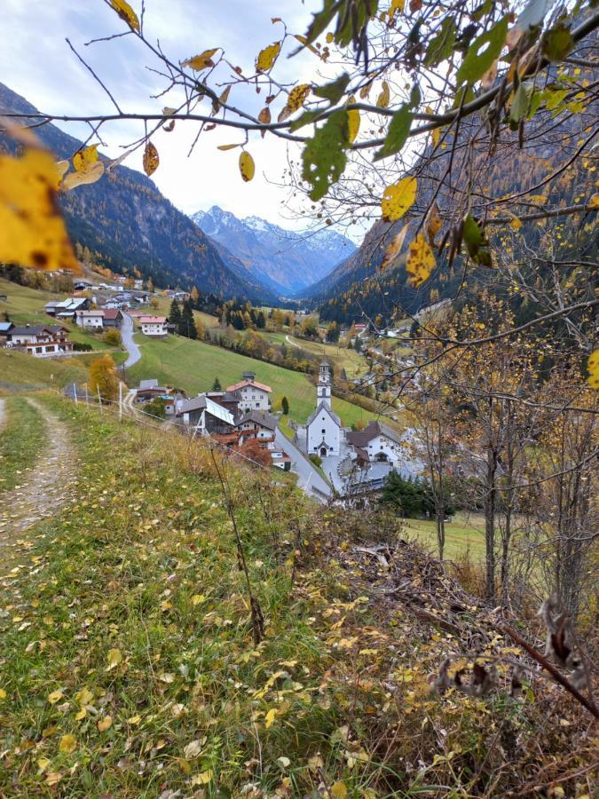 Haus Evelin Apartamento Sankt Leonhard im Pitztal Exterior foto