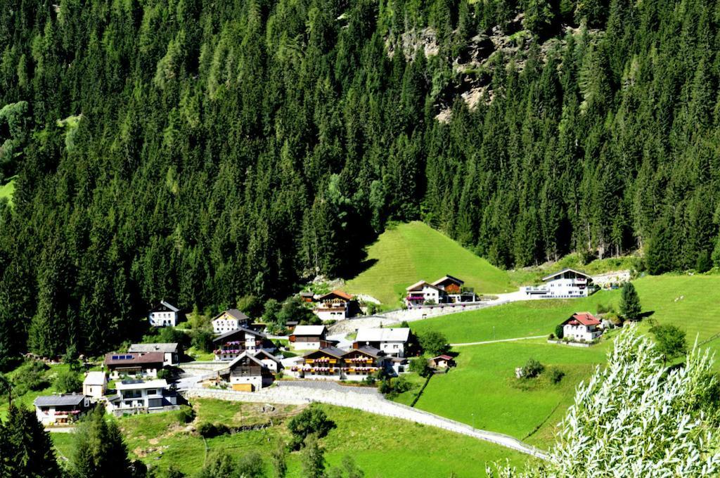 Haus Evelin Apartamento Sankt Leonhard im Pitztal Exterior foto