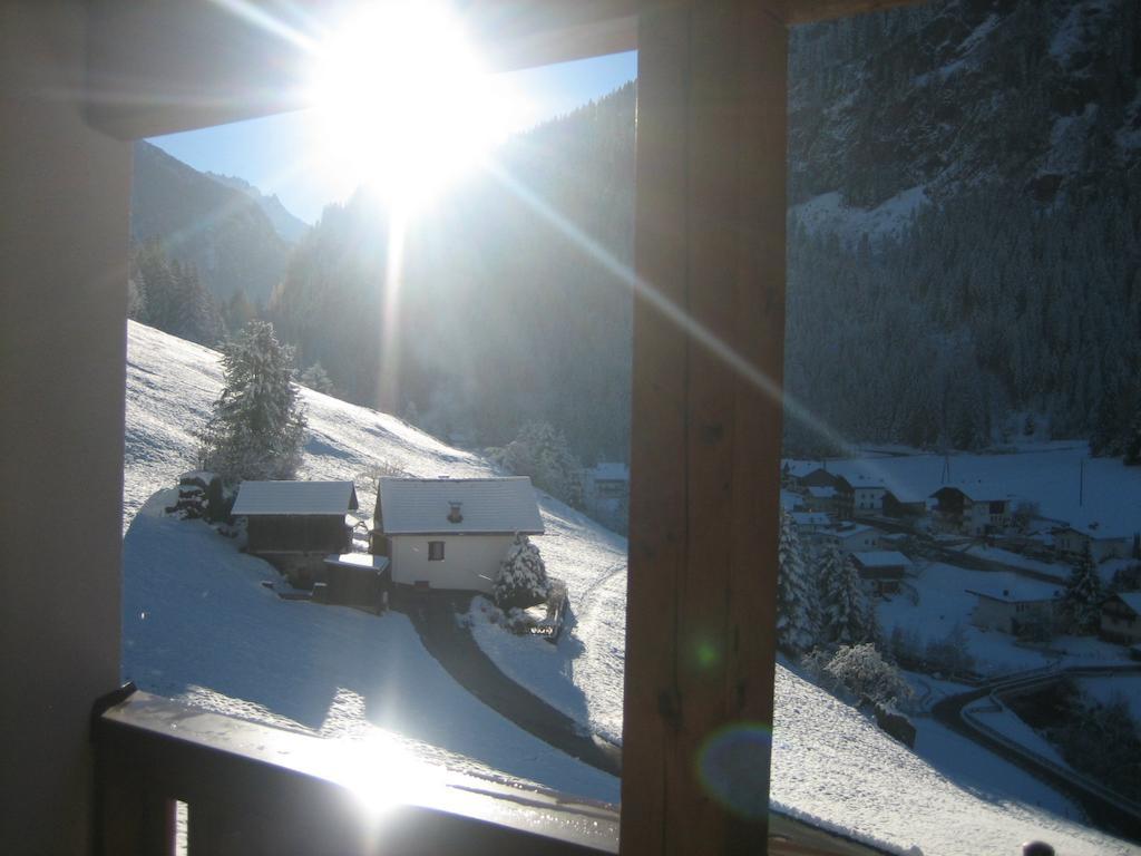 Haus Evelin Apartamento Sankt Leonhard im Pitztal Exterior foto